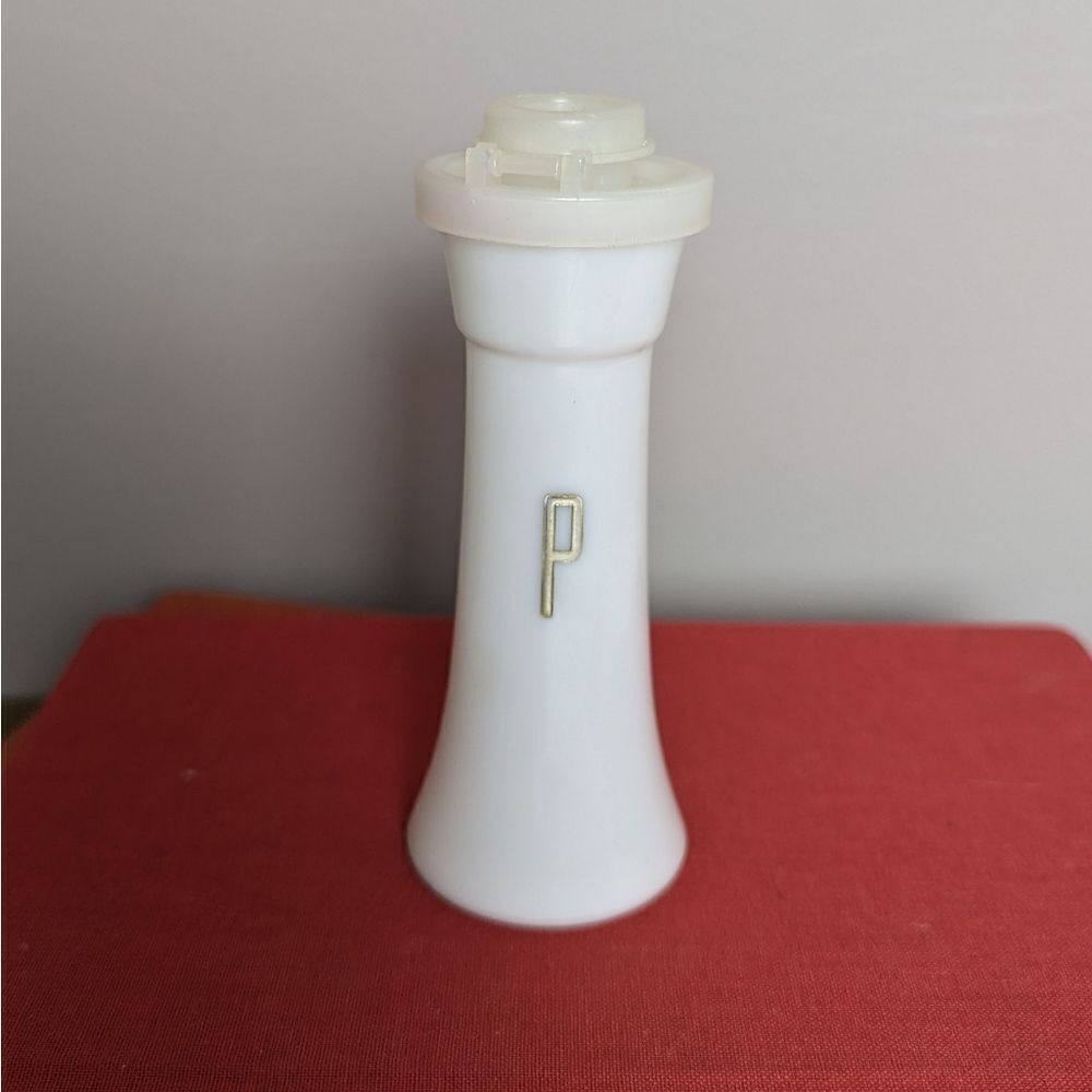 Vintage Tupperware mini Pepper shaker unused